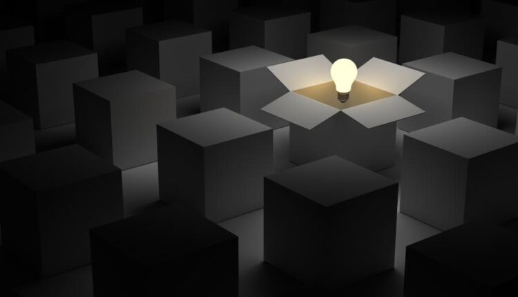 عکس استوک مصرف بهینه برق   Energy saving light bulb