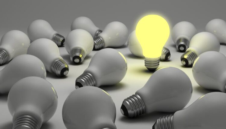 عکس استوک مصرف بهینه برق   Energy saving light bulb