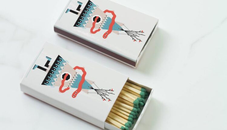 موکاپ فانتزی جعبه کبریت   Matches Box Mockup