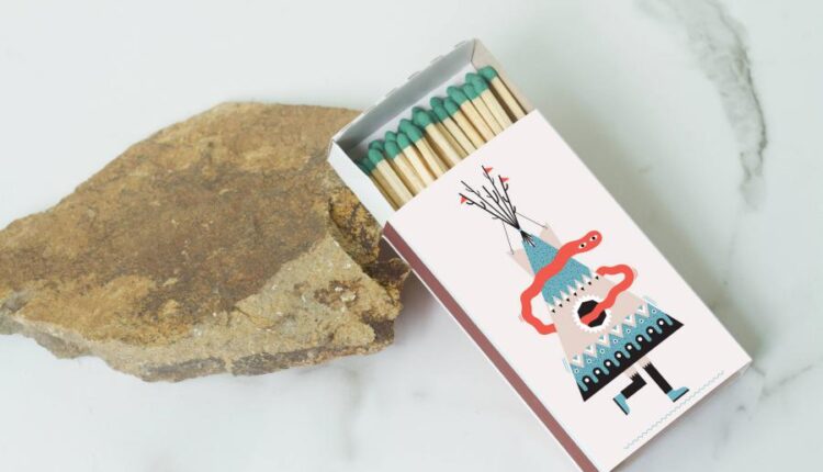 موکاپ فانتزی جعبه کبریت   Matches Box Mockup