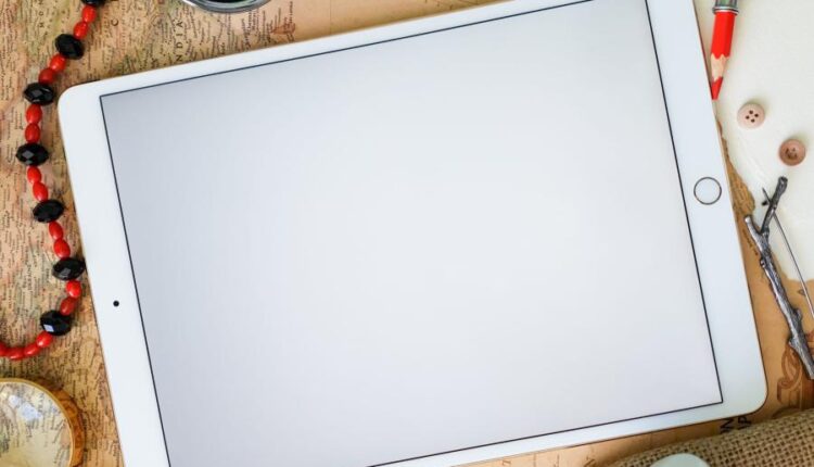 6 موکاپ آی پد با چیدمان مختلف   iPad Mockup Scenes