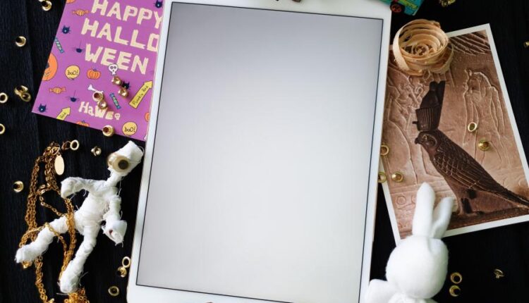 6 موکاپ آی پد با چیدمان مختلف   iPad Mockup Scenes