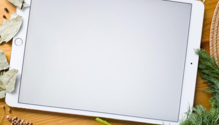 6 موکاپ آی پد با چیدمان مختلف   iPad Mockup Scenes