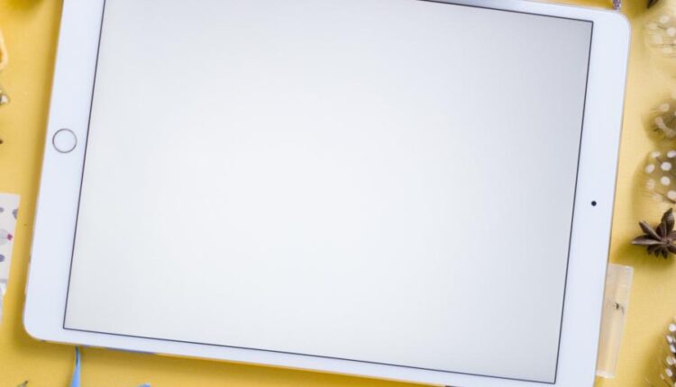 6 موکاپ آی پد با چیدمان مختلف   iPad Mockup Scenes