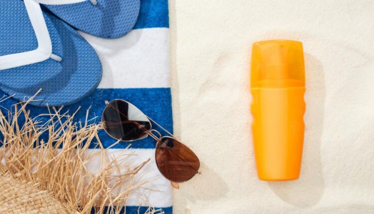 8 عکس استوک ساحل   solar beach and means