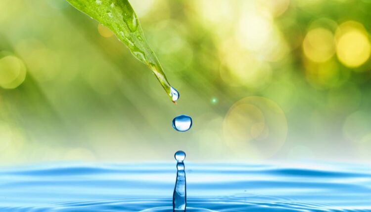 عکس استوک آب و قطره های آب   Water 10 x UHQ