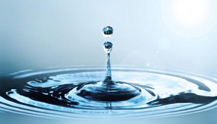 عکس استوک آب و قطره های آب   Water 10 x UHQ