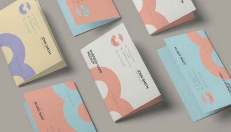 موکاپ کارت ویزیت دو لت   Folded Business Card Mockup