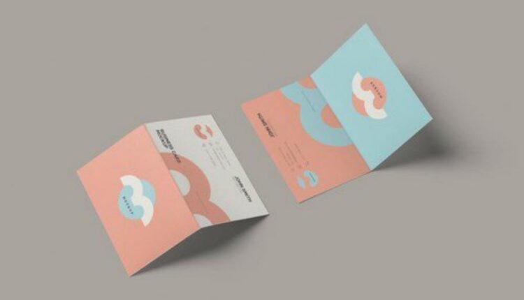 موکاپ کارت ویزیت دو لت   Folded Business Card Mockup