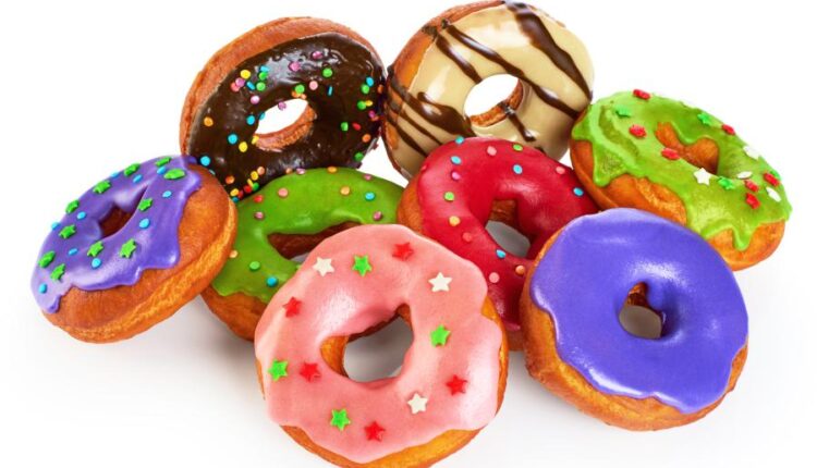 عکس استوک دونات شکلاتی و خامه ای   Donuts chocolate