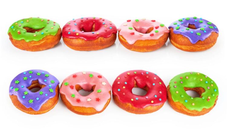 عکس استوک دونات شکلاتی و خامه ای   Donuts chocolate