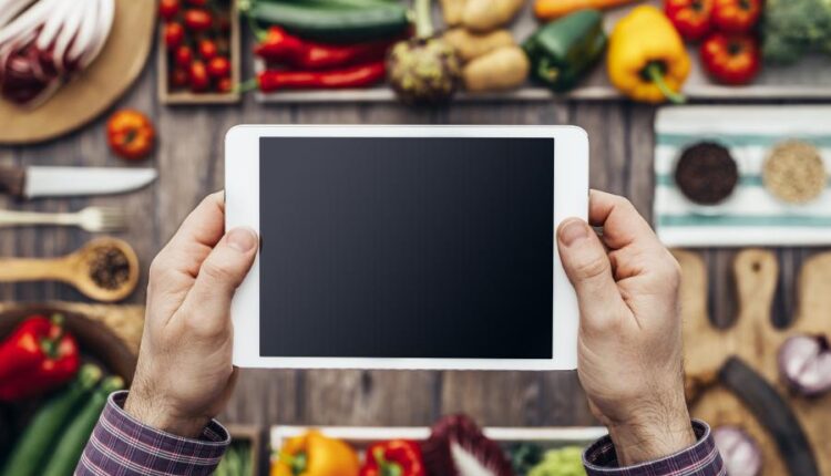 عکس استوک میز آشپزی در آشپزخانه   Cooking in a rustic kitchen