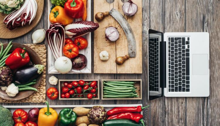 عکس استوک میز آشپزی در آشپزخانه   Cooking in a rustic kitchen