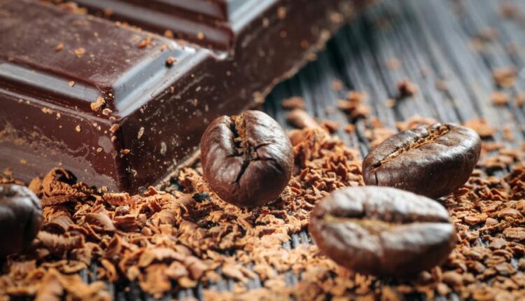 عکس استوک قهوه و دانه های رست شده آن   beans and flavored