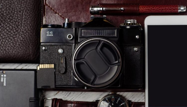 عکس استوک کفش چرمی و اکسسوری چرم   shoes and accessories