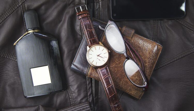 عکس استوک کفش چرمی و اکسسوری چرم   shoes and accessories