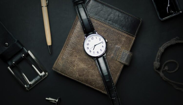 عکس استوک کفش چرمی و اکسسوری چرم   shoes and accessories