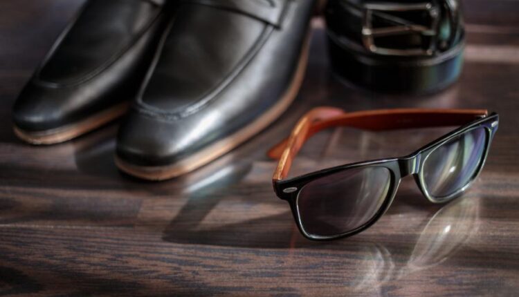 عکس استوک کفش چرمی و اکسسوری چرم   shoes and accessories