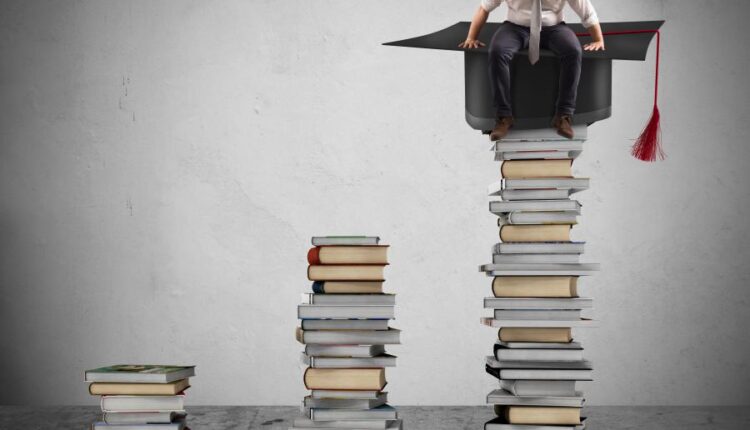 23 عکس استوک تفکر خلاق   Building a new creative idea