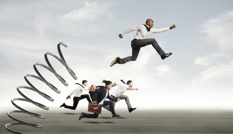 23 عکس استوک تفکر خلاق   Building a new creative idea