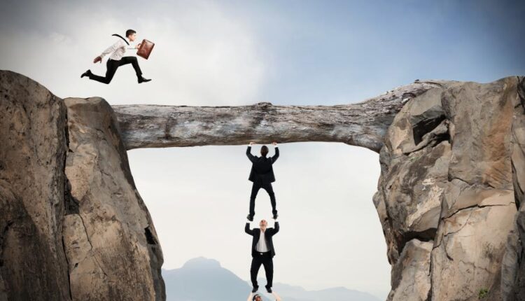 23 عکس استوک تفکر خلاق   Building a new creative idea