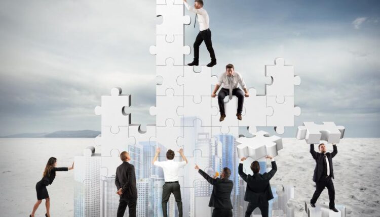 23 عکس استوک تفکر خلاق   Building a new creative idea