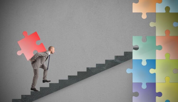 23 عکس استوک تفکر خلاق   Building a new creative idea