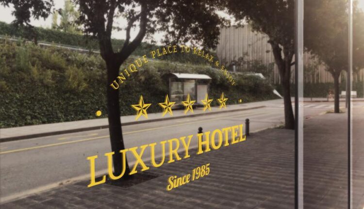 موکاپ لوگو روی شیشه مغازه   Windows View Mockup