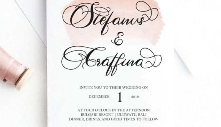 فونت انگلیسی نمایشی عتیقه   Antika display Font