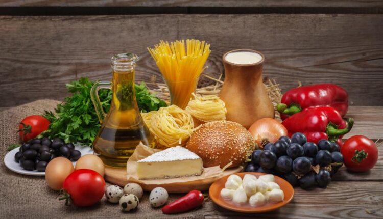 عکس استوک غذای رژیمی   Сoncept of a balanced diet