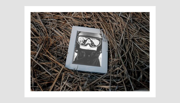 موکاپ قاب عکس در علفزار  – Photo Frame on Haistack Mockup