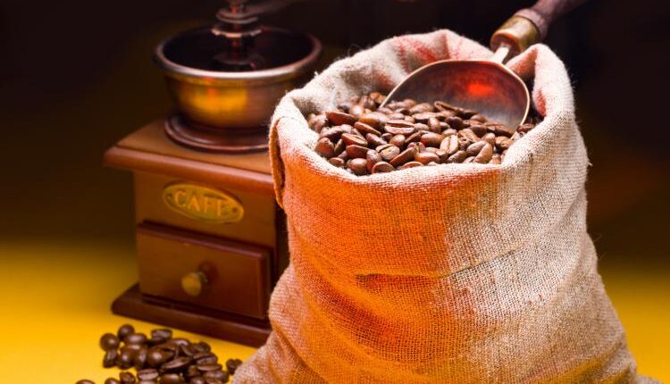 عکس استوک قهوه و دان قهوه –  Coffee Beans Photo