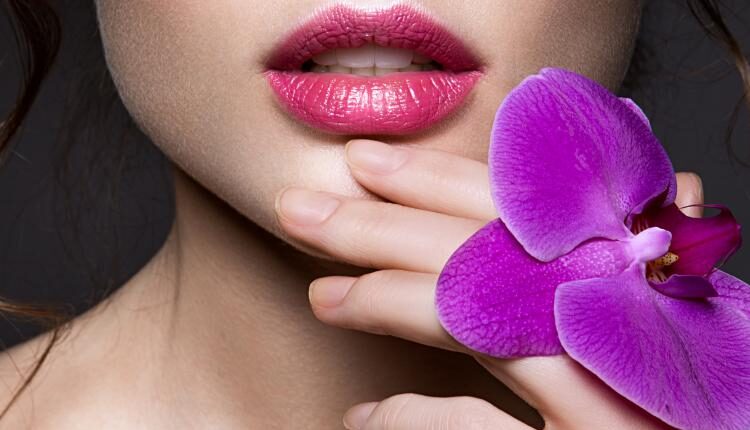 عکس استوک لب و آرایش لب – Lips And Lipstick Stock Photo