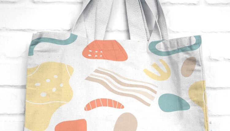موکاپ کیف پارچه ای آویزان از دیوار – Tote Bag Mockup Vol 02